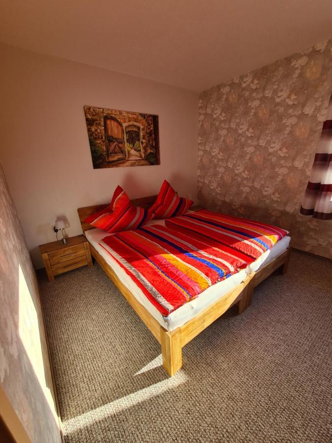 נוישטט אן זאקסן Ferienwohnung Weber מראה חיצוני תמונה